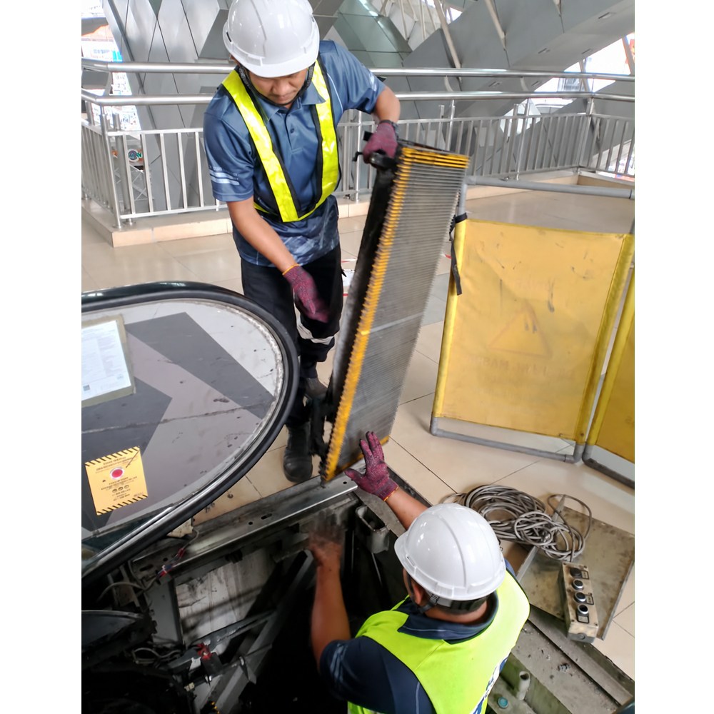 Escalator Maintenance